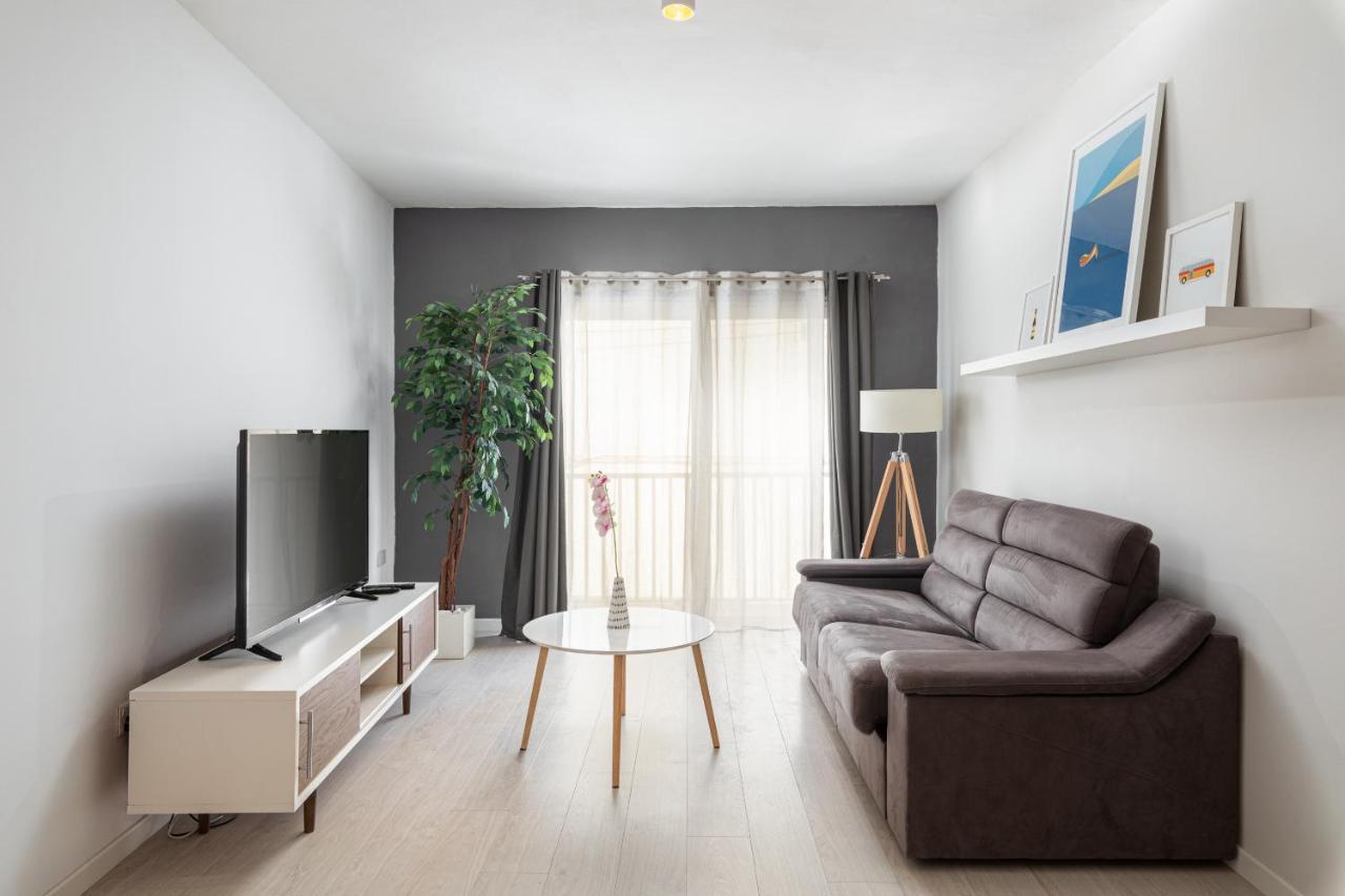 Modern 3 Bedroom & 3 Bathroom Apartment - Near Balluta Bay سانت جوليان المظهر الخارجي الصورة