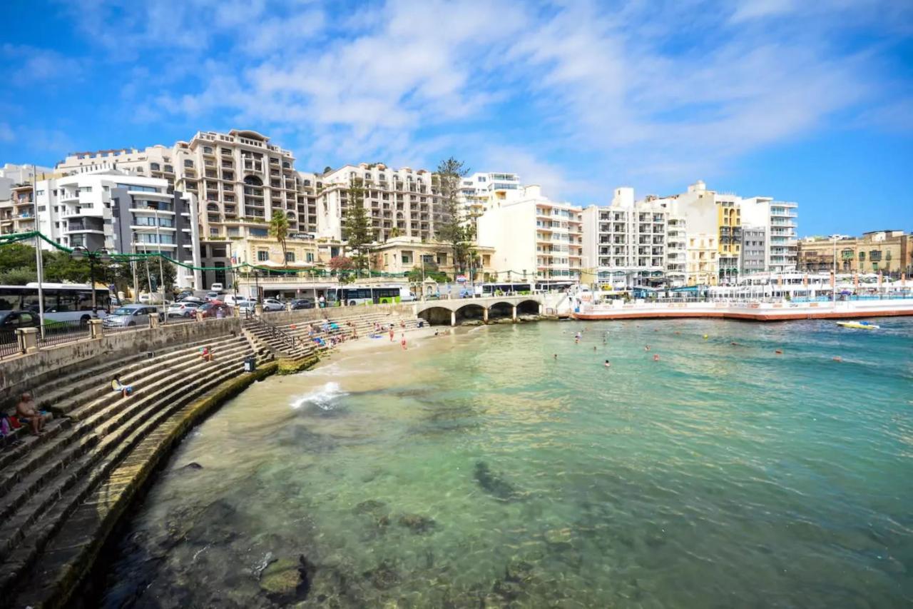 Modern 3 Bedroom & 3 Bathroom Apartment - Near Balluta Bay سانت جوليان المظهر الخارجي الصورة