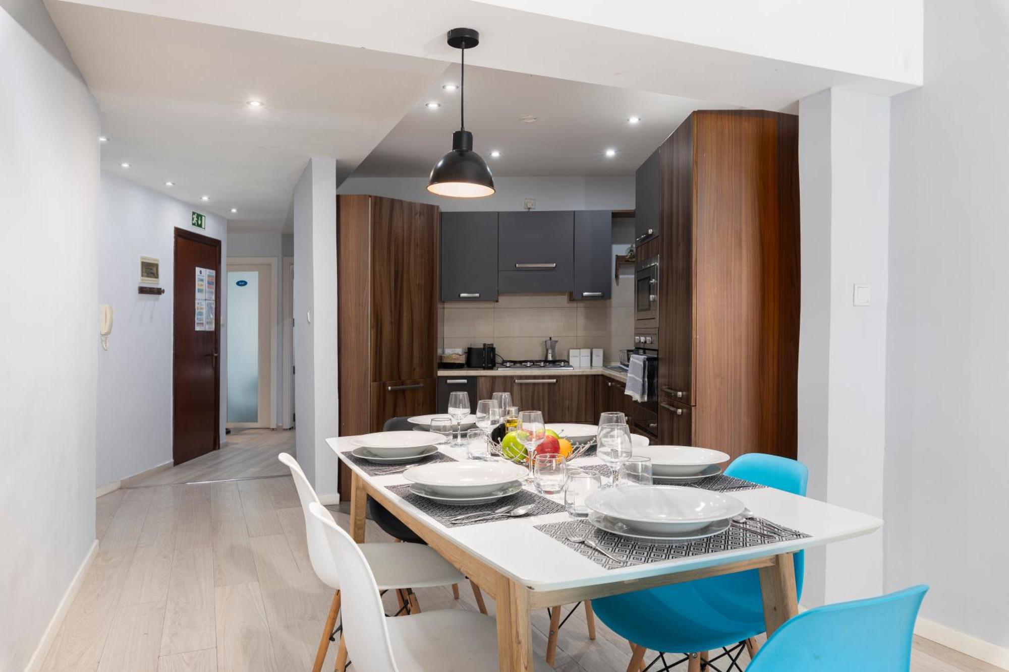 Modern 3 Bedroom & 3 Bathroom Apartment - Near Balluta Bay سانت جوليان المظهر الخارجي الصورة