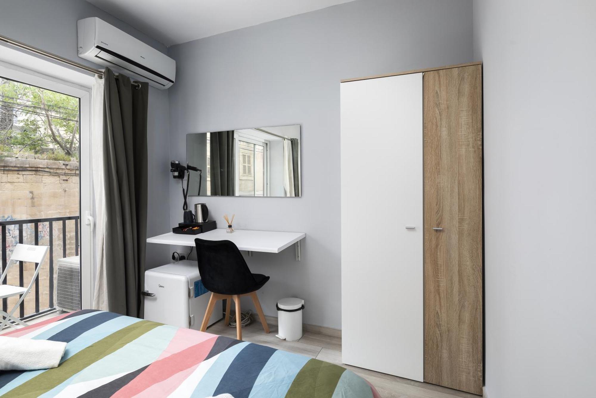 Modern 3 Bedroom & 3 Bathroom Apartment - Near Balluta Bay سانت جوليان المظهر الخارجي الصورة