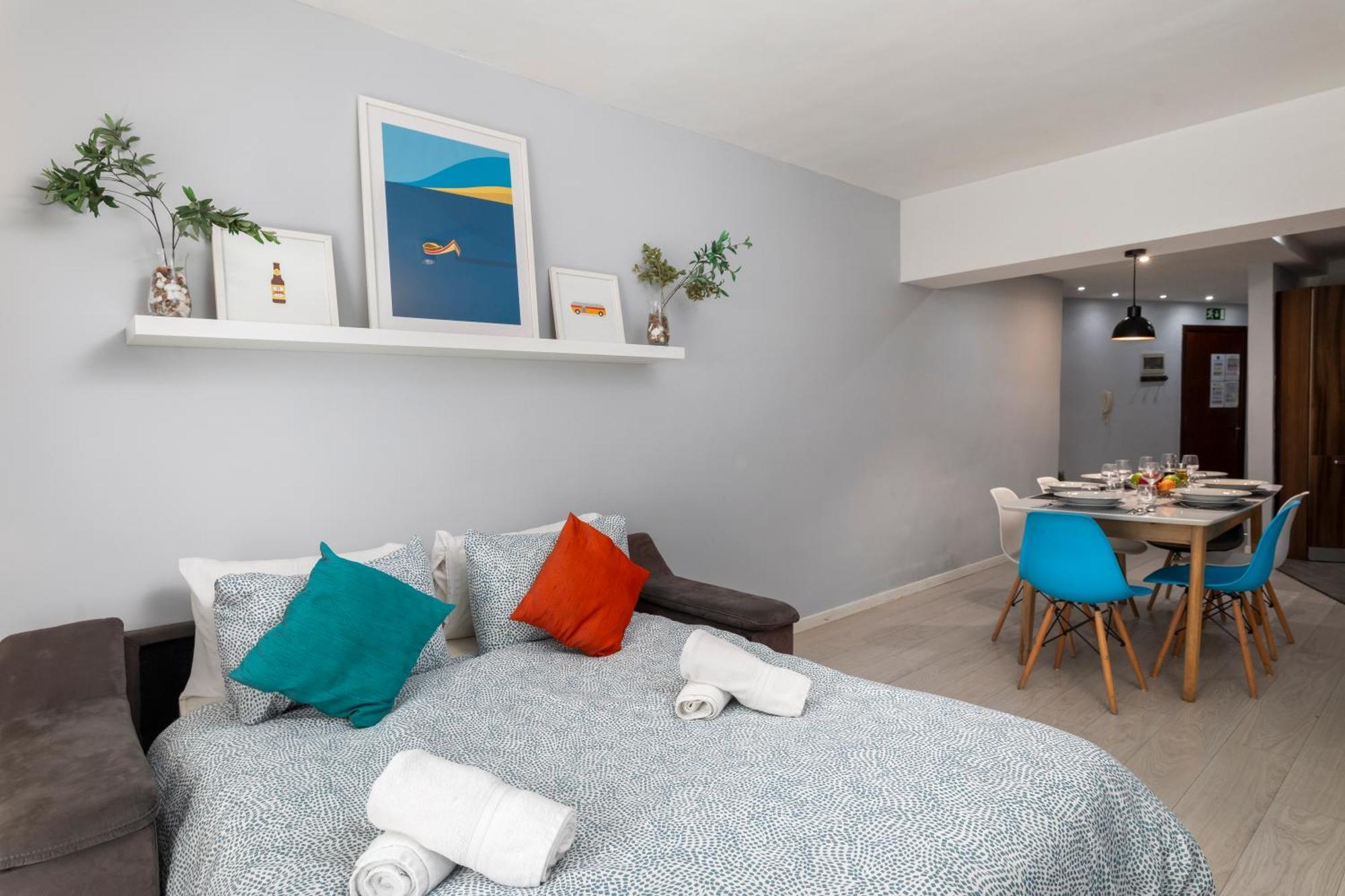 Modern 3 Bedroom & 3 Bathroom Apartment - Near Balluta Bay سانت جوليان المظهر الخارجي الصورة
